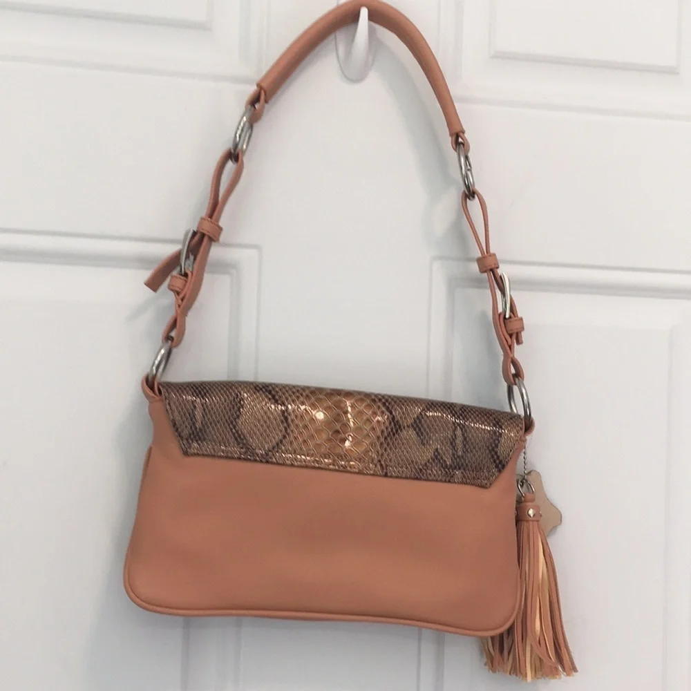 Locking purse
